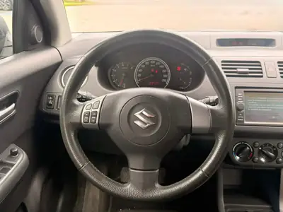Suzuki Swift 1.3i 16V GL — Citadine fiable et économique, sans accident — Miniature 10