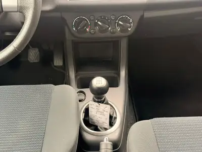 Suzuki Swift 1.3i 16V GL — Citadine fiable et économique, sans accident — Miniature 20