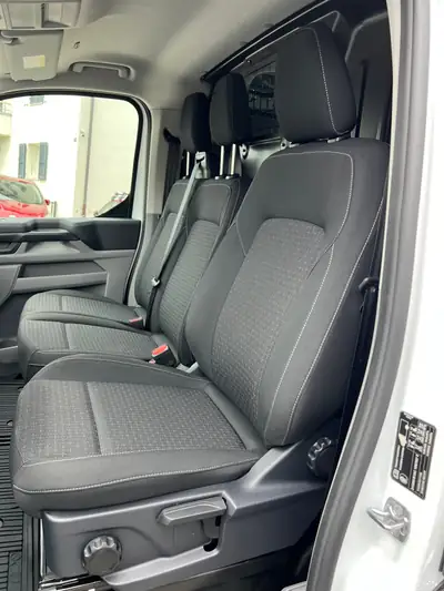 Ford Transit Custom 280 L1H1 — Utilitaire premium neuf, diesel automatique, garantie 5 ans — Miniatura 7