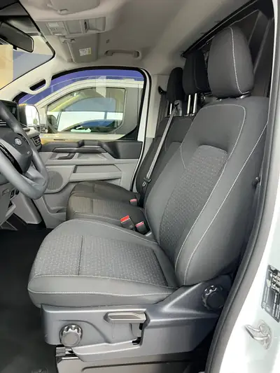 Ford Transit Custom 320 L1H1 — Utilitaire neuf, diesel automatique, garantie 5 ans — dettaglio