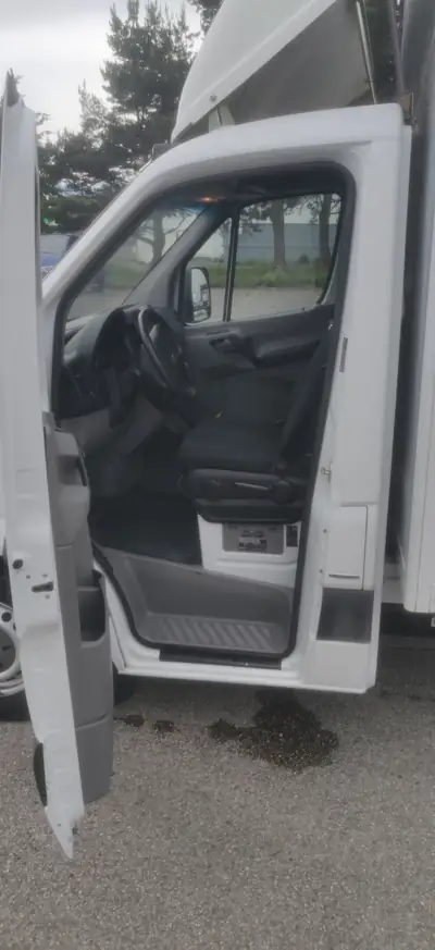 Mercedes-Benz Sprinter 2.2 CDI 129 — Utilitaire fiable, 68'000 km seulement — vista posteriore