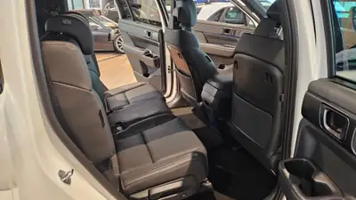 Hyundai Santa Fe 1.6 T-GDi PHEV Calligraphy — SUV 7-places hybride rechargeable, quasi neuf — Thumbnail 15