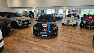 VW Beetle Cabrio 2.0 TSI Sport — Décapotable iconique, 211 ch dynamiques et design rétro-moderne — interior