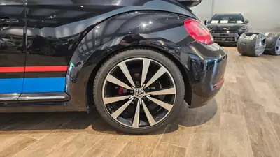 VW Beetle Cabrio 2.0 TSI Sport — Décapotable iconique, 211 ch dynamiques et design rétro-moderne — Thumbnail 18