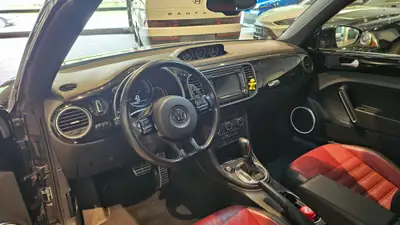 VW Beetle Cabrio 2.0 TSI Sport — Décapotable iconique, 211 ch dynamiques et design rétro-moderne — Thumbnail 20