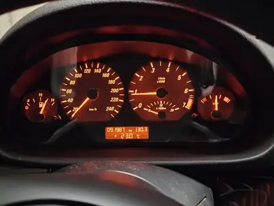 BMW 318Ci 2004 — Cabriolet de prestige, sans accident, sans kilométrage excessif — côté