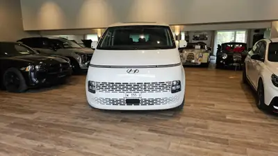Hyundai Staria 2.2 CRDi Vertex 4WD — Monospace 9 places, 4x4, équipement premium — rear view