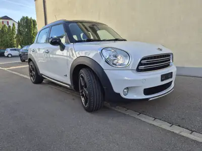 MINI Countryman 1.6i Cooper ALL4 — Polyvalence compacte et motricité intégrale — vue extérieure