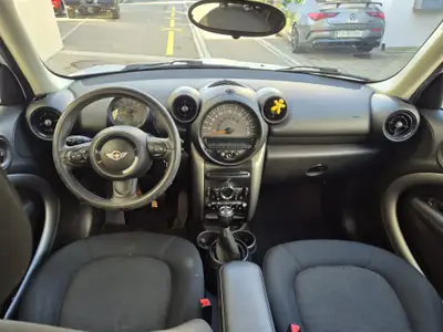 MINI Countryman 1.6i Cooper ALL4 — Polyvalence compacte et motricité intégrale — Miniature 7