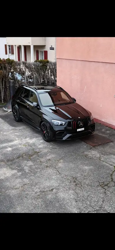 Mercedes-Benz GLE 63 S AMG 4matic+ — Performance brute et technologie hybride rechargeable — arrière