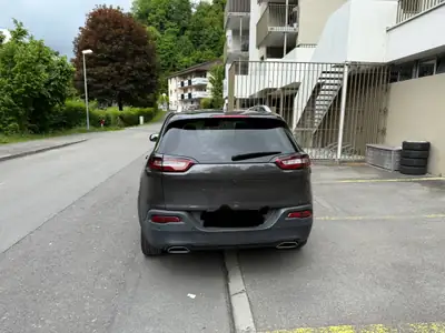 Jeep Cherokee 2.2 CRD 200 Limited AWD — SUV robuste, diesel économique, sans sinistre — vista posteriore