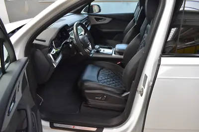 Audi SQ7 4.0 TDI Quattro — SUV premium 7 places, 435 ch, première main suisse — Miniature 10