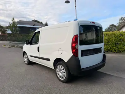 Opel Combo 1.4i — Utilitaire polyvalent, économique et sans sinistre — tableau de bord