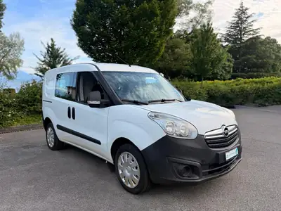 Opel Combo 1.4i — Utilitaire polyvalent, économique et sans sinistre — Miniature 9