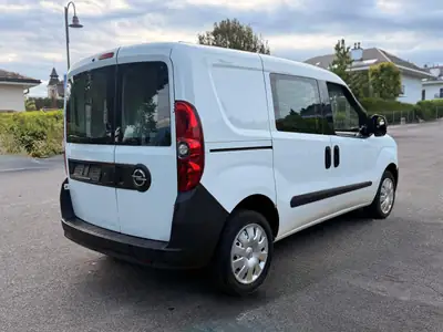Opel Combo 1.4i — Utilitaire polyvalent, économique et sans sinistre — Miniature 7
