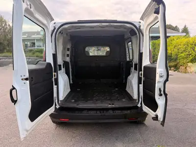 Opel Combo 1.4i — Utilitaire polyvalent, économique et sans sinistre — Miniature 10