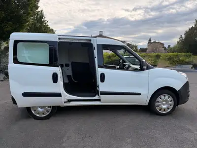 Opel Combo 1.4i — Utilitaire polyvalent, économique et sans sinistre — Miniature 11