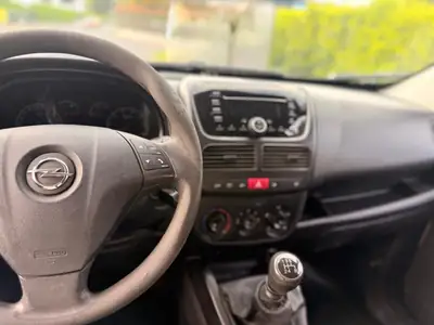 Opel Combo 1.4i — Utilitaire polyvalent, économique et sans sinistre — Miniature 18