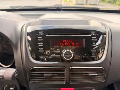 Opel Combo 1.4i — Utilitaire polyvalent, économique et sans sinistre — Miniature 20