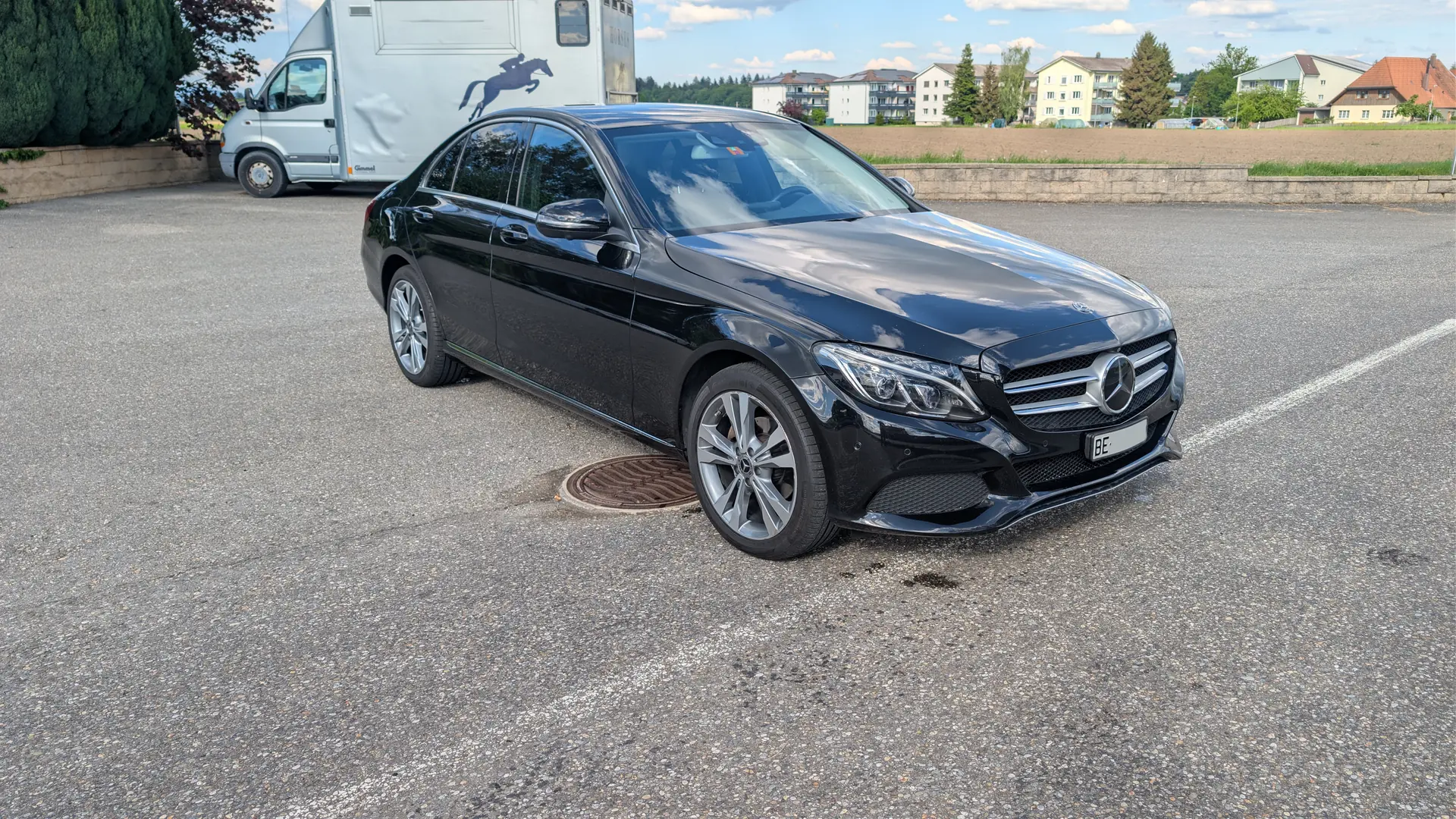 Mercedes-Benz C 180 Avantgarde — Berline compacte premium, transmission 9G-TRONIC, première main — vista esterna
