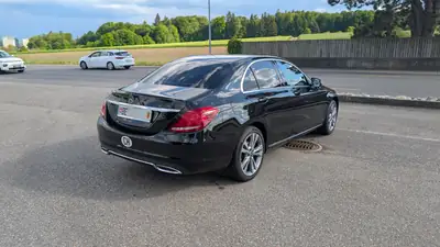 Mercedes-Benz C 180 Avantgarde — Berline compacte premium, transmission 9G-TRONIC, première main — vista posteriore