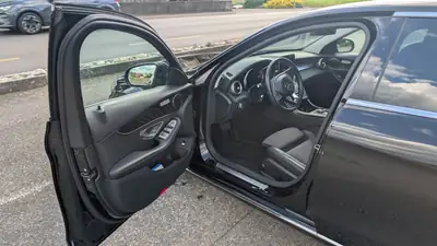 Mercedes-Benz C 180 Avantgarde — Berline compacte premium, transmission 9G-TRONIC, première main — Miniatura 7