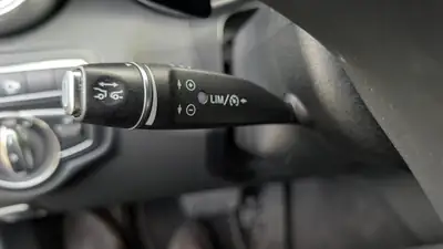 Mercedes-Benz C 180 Avantgarde — Berline compacte premium, transmission 9G-TRONIC, première main — Miniatura 11