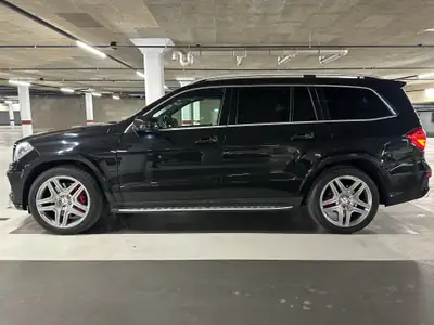 Mercedes-Benz GL 63 AMG — SUV 7 places haute performance, 557 ch, sans accident — intérieur
