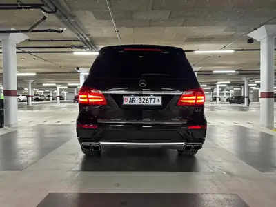 Mercedes-Benz GL 63 AMG — SUV 7 places haute performance, 557 ch, sans accident — Miniature 7