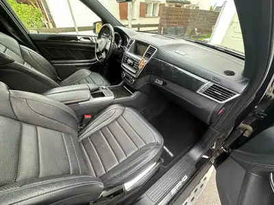 Mercedes-Benz GL 63 AMG — SUV 7 places haute performance, 557 ch, sans accident — Miniature 10