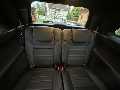 Mercedes-Benz GL 63 AMG — SUV 7 places haute performance, 557 ch, sans accident — Miniature 14