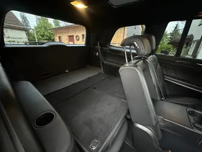 Mercedes-Benz GL 63 AMG — SUV 7 places haute performance, 557 ch, sans accident — Miniature 16