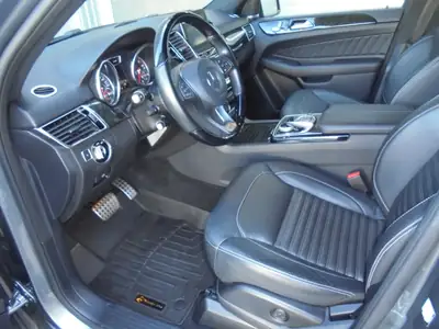 Mercedes-Benz GLE 350 d — SUV premium 7 places, 100'000 km, diesel efficace — tableau de bord