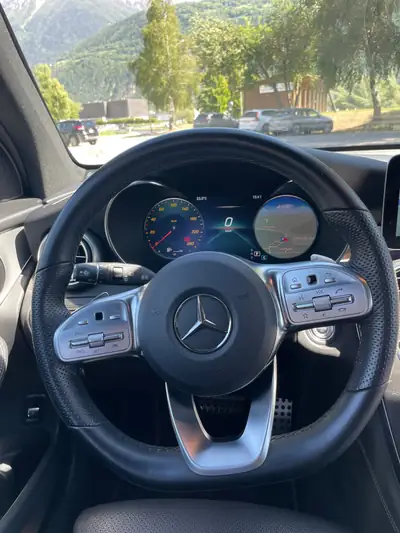 Mercedes-Benz GLC 220 d AMG Line — SUV diesel premium, 139'000 km, sans sinistre — rear view