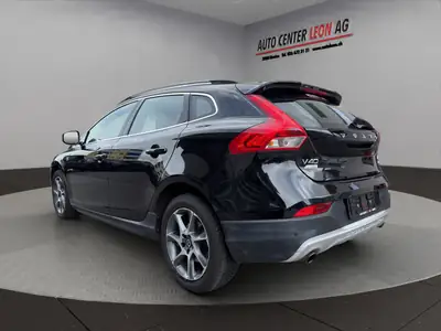 Volvo V40 Cross Country T4 AWD — SUV compact suédois, 4x4 intégral et cuir premium — intérieur