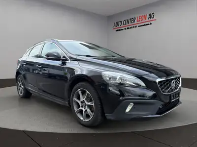Volvo V40 Cross Country T4 AWD — SUV compact suédois, 4x4 intégral et cuir premium — Miniature 8