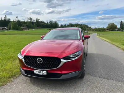 Mazda CX-30 2.0 180 Revolution AWD — Compact SUV hybride, garantie et contrôle technique frais — tableau de bord