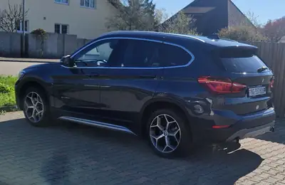 BMW X1 25d xDrive — SUV compact diesel performant, 206'000 km — côté