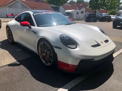 Porsche 911 GT3 2022 — Coupé haute performance, 5000 km seulement — côté