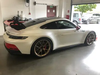 Porsche 911 GT3 2022 — Coupé haute performance, 5000 km seulement — détail
