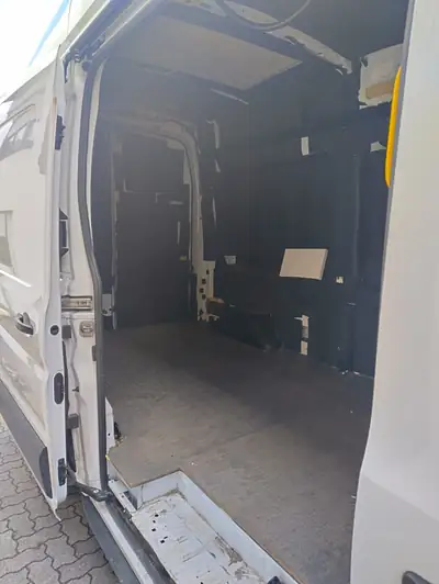 Ford Transit Van 350 L3 — Utilitaire robuste 170 ch, kilométrage maîtrisé — côté