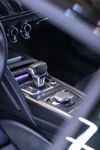 Audi R8 5.2 FSI V10 plus — Superbe coupé sport avec kit Vorsteiner Carbon complet — Miniatura 9