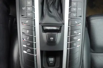 Porsche Macan Turbo PDK 2020 — 440 ch, Pack Chrono, Caméra 360° — Miniature 16