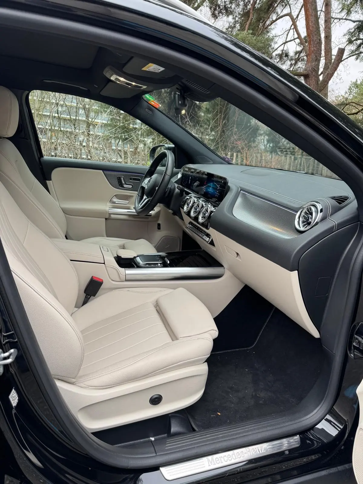 Mercedes-Benz GLA 250 4Matic — SUV compact performant, 7 500 km seulement — Außenansicht
