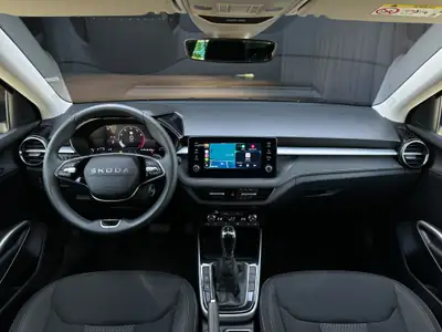 Skoda Fabia 1.5 TSI Selection DSG — Citadine dynamique, quasi neuve avec garantie 5 ans — Thumbnail 15