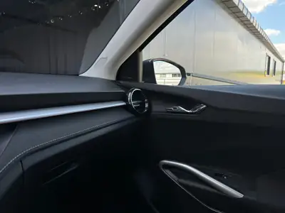 Skoda Fabia 1.5 TSI Selection DSG — Citadine dynamique, quasi neuve avec garantie 5 ans — Thumbnail 22