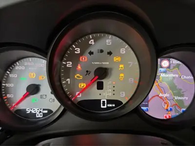 Porsche 911 Carrera 4 (991.1) — Coupé sportif iconique, 54'400 km, état impeccable — Miniatura 17