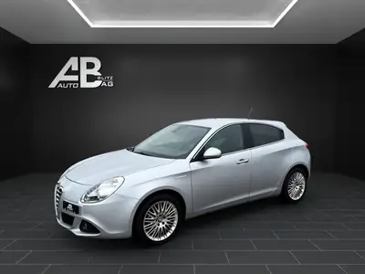 Alfa Romeo Giulietta 1.6 JTDM Distinctive — Diesel efficace, 191000 km, sans sinistre — side view