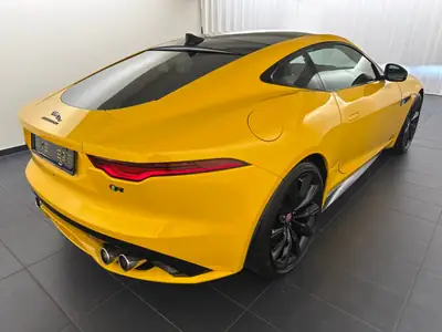 Jaguar F-Type 5.0 V8 R75 AWD — Coupé sport légendaire, 575 ch, garantie 12 mois — rear view