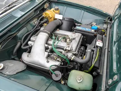 Alfa Romeo Giulia 1750 — Berline classique 1968, histoire automobile authentique — Innenraum
